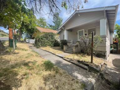 Main picture of 625 N 8th St