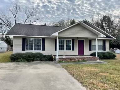 Main picture of 101 Chance Ln