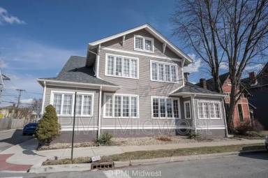 Main picture of 125 E 17th St