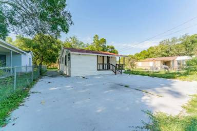 Main picture of 2107 E Poinsettia Ave