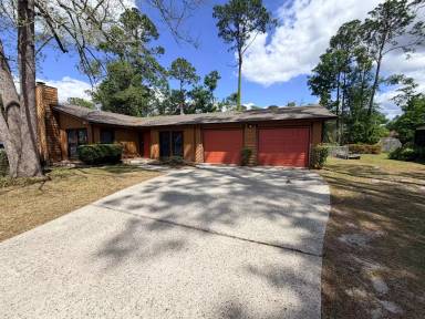 Main picture of 4411 Willow Wood Gate