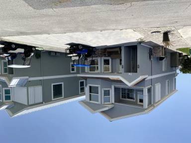 Main picture of 74 Nettles Blvd