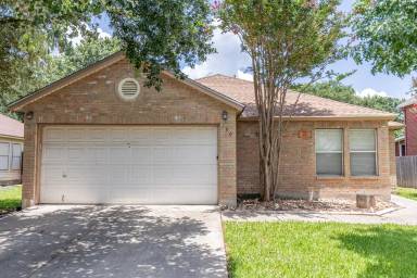 Main picture of 756 Pinehurst Dr