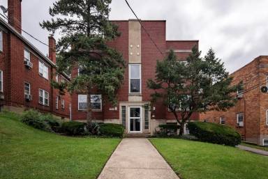 Main picture of 5828 Ridge Ave