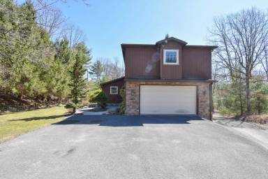 Main picture of 15 Gottshall Dr