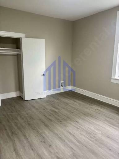 Main picture of 1411 Bloomingdale Rd