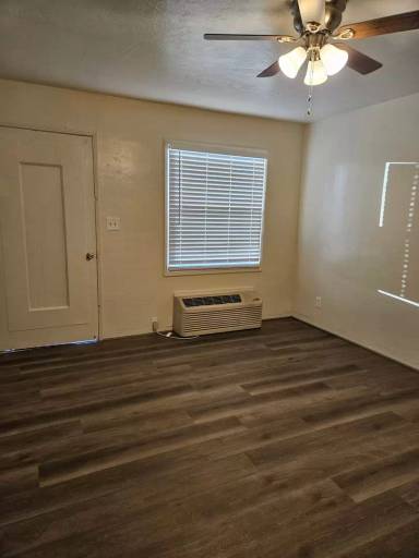 Main picture of 134-140 Santa Ana Ave