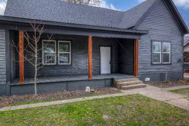 Main picture of 1812 King St