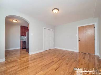 Main picture of 550 W Arlington Pl Apartments