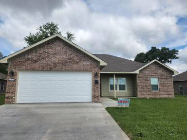 Main picture of 208 Trout St