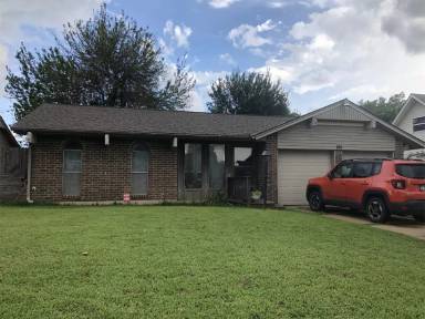 Main picture of 108 SW 15th St