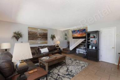 Main picture of 1719 Los Lagos Dr