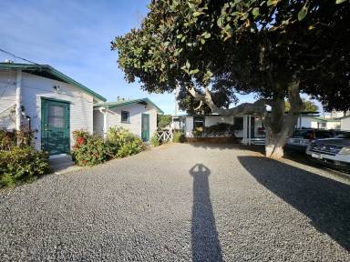 Main picture of 5075 Niagara Ave