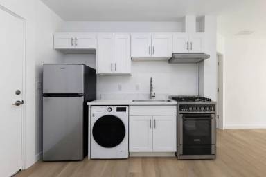 Main picture of 1633 Boylston Ave