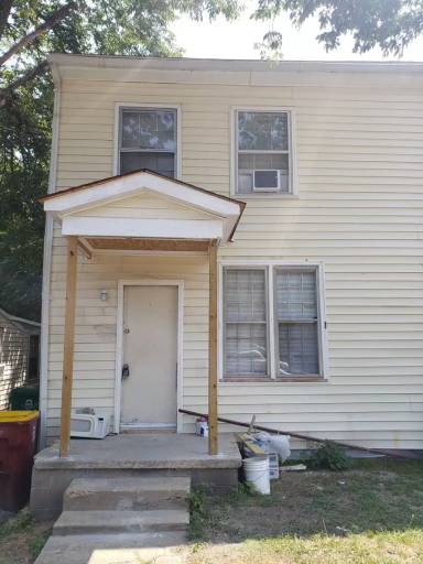 Main picture of 215 S Dunlop St