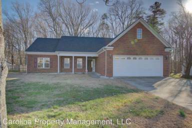 Main picture of 2712 Thornburg Ct