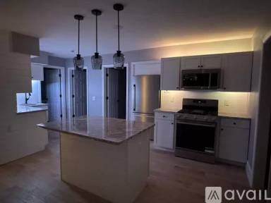 Main picture of 256 Woonasquatucket Ave