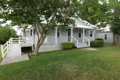 Main picture of 4441 Marion St