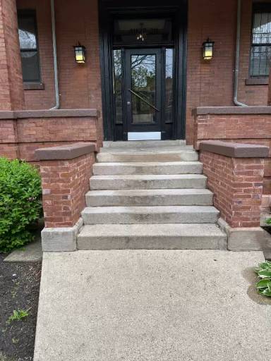 Main picture of 4927-29 N Winthrop Ave