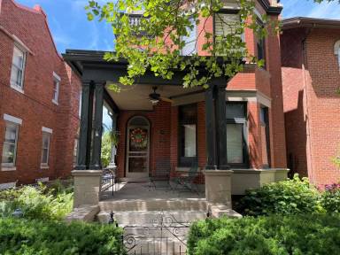 Main picture of 23 Van Buren St