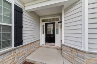 Main picture of 906 Moorings Cir