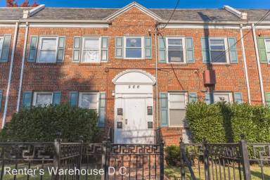 Main picture of 566 Newcomb St SE