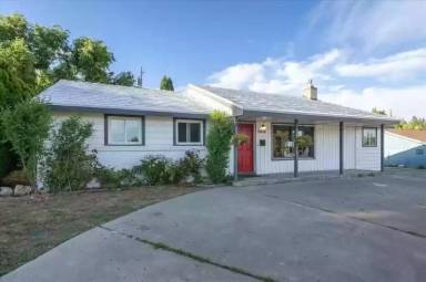 Main picture of 2426 W Francis Ave