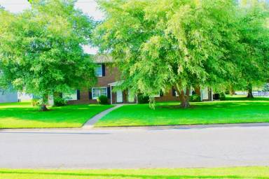 Main picture of 3201 Crestwood Dr