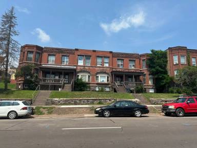 Main picture of 119 E 3rd St