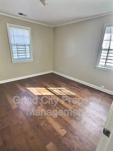 Main picture of 1082 Garland St