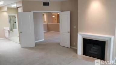 Main picture of 575 S Barrington Ave