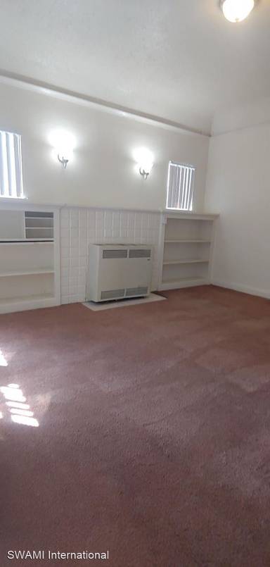 Main picture of 639 W 75th St