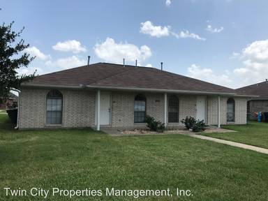 Main picture of 902 Camellia Ct