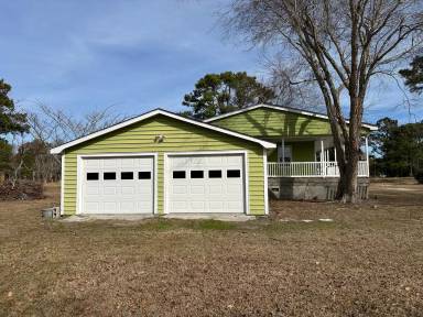 Main picture of 2213 Sloop Point Loop Rd