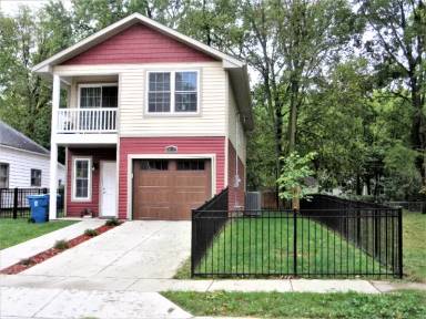 Main picture of 407 W Maple St