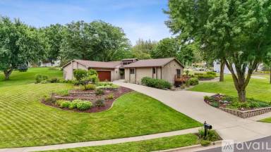 Main picture of 1001 W Batcheller Ln