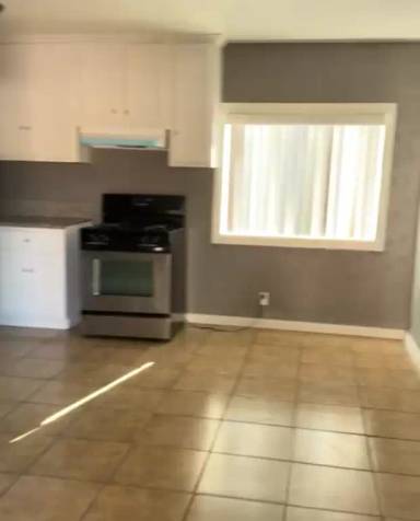 Main picture of 539 W 91st St