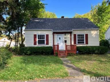 Main picture of 248 Newcomb St