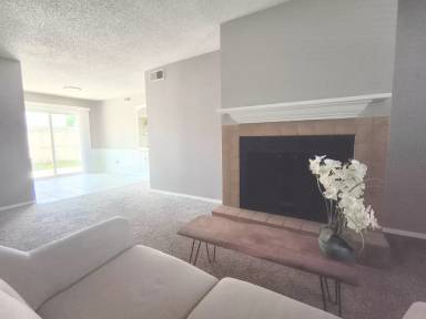 Main picture of 11417 N May Ave