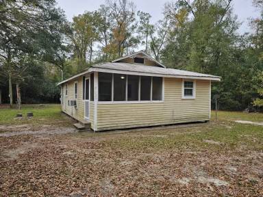 Main picture of 21244 Esterbrook Rd