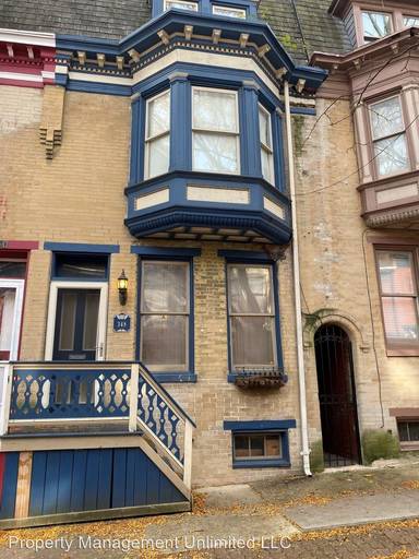 Main picture of 348 E Locust St