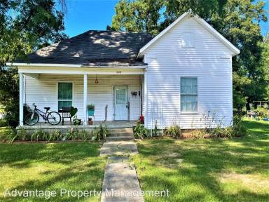 Main picture of 620 1st St