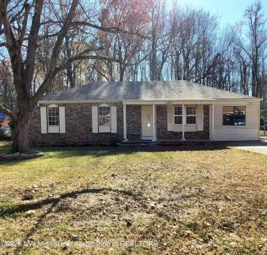 Main picture of 5841 Caroline Dr