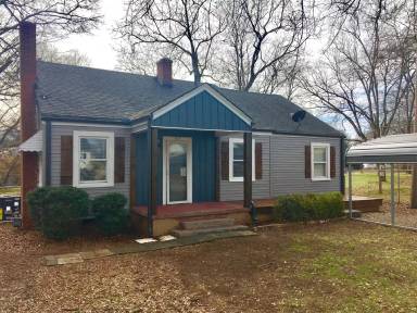 Main picture of 107 Oak St