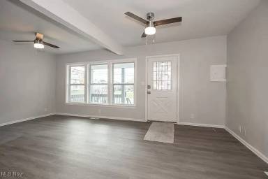 Main picture of 1037 Washington Ave