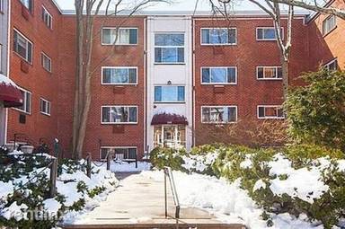 Main picture of 245 Kelton St