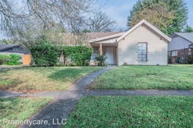 Main picture of 5206 Trail Lake Dr