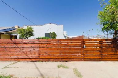 Main picture of 517 W 42nd Pl