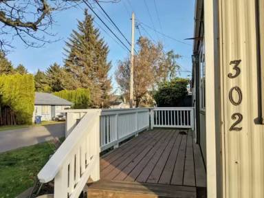 Main picture of 302 SE Neptune Ave