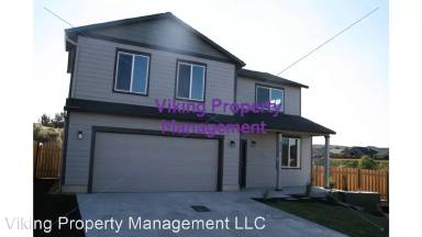 Main picture of 814 NE Brookstone Dr